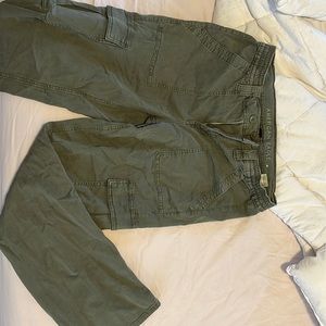 american eagle mid rise green cargo utility pants straight leg
